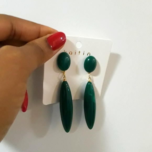 Dropped earrings - Picture 1 of 2